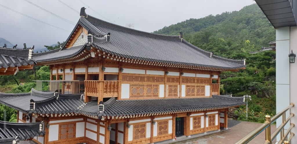 কোরিয়ার ঐতিহ্যবাহী বাড়ি