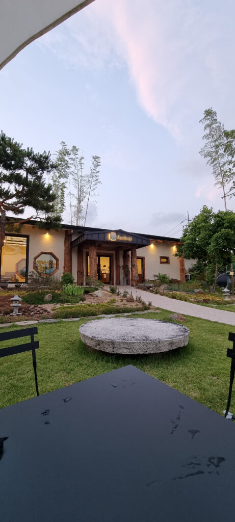 প্রাকৃতিক সৌন্দর্যের সাথে সংযোগ: ক্যাফে অ্যান ফরেট