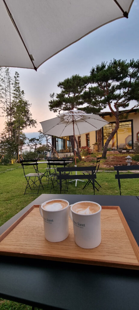 ক্যাফে আন ফরে বহিরাঙ্গন