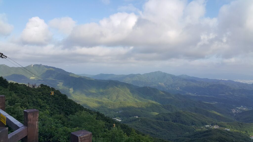 ফালগংসান পর্বতের পর্যবেক্ষণ টাওয়ার থেকে